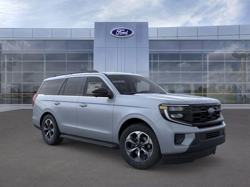 New 2026 Ford Expedition Active image 7