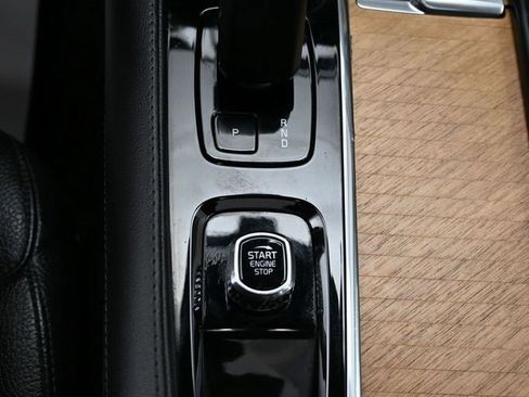 Used 2023 Volvo XC90 T8 Plus image 29