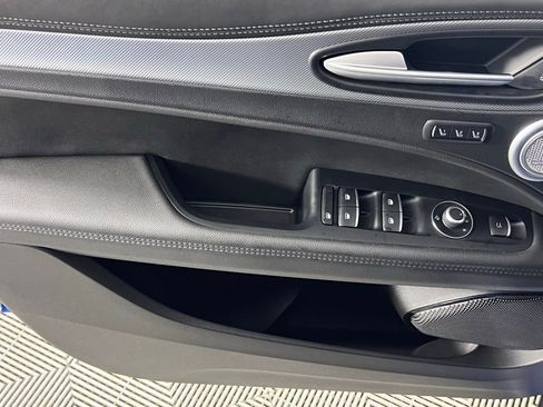 Used 2024 Alfa Romeo Stelvio Veloce image 25