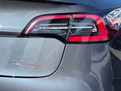 Used 2020 Tesla Model 3 Performance image 12
