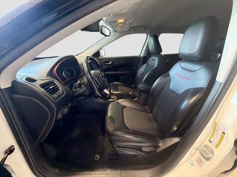 Used 2020 Jeep Compass Trailhawk AWD/4WD image 17