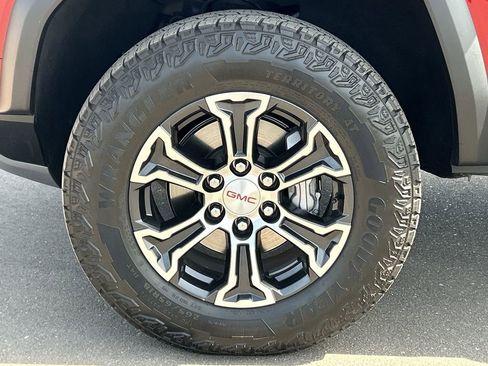 Used 2025 GMC Canyon AT4 AWD/4WD image 32