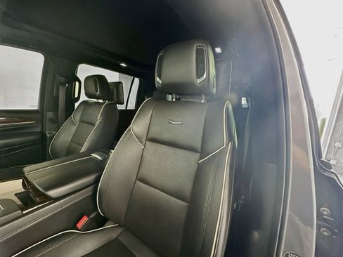 Used 2021 Cadillac Escalade ESV Premium Luxury w/ Driver Assist Tech Package AWD/4WD image 21
