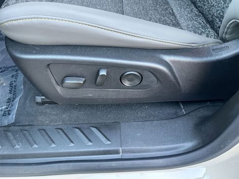 Used 2024 Chevrolet Colorado ZR2 image 14