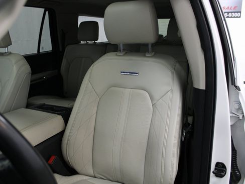 Used 2021 Ford Expedition Max Platinum AWD/4WD image 21