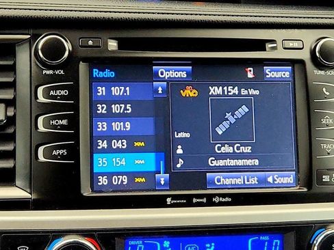 Used 2018 Toyota Highlander XLE AWD/4WD image 19