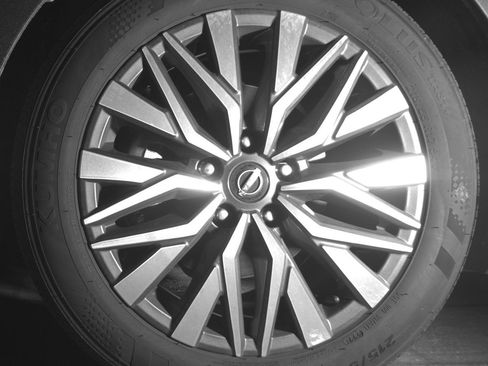 Used 2025 Nissan Altima 2.5 SV FWD image 12