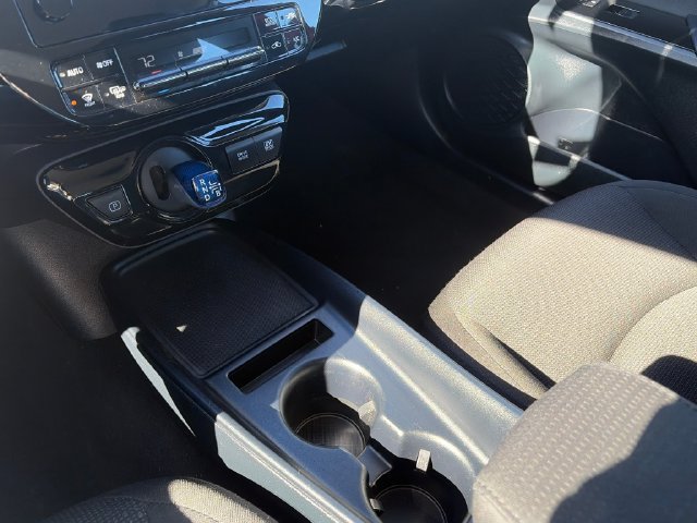 Used 2019 Toyota Prius LE AWD/4WD image 20
