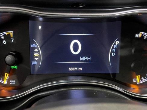 Certified 2020 Jeep Grand Cherokee Laredo image 32