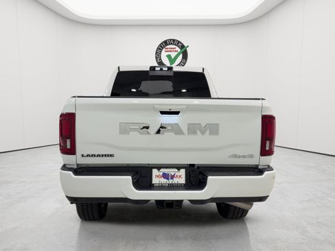 Used 2026 RAM 2500 Laramie AWD/4WD image 4