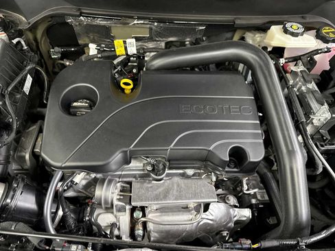 Used 2026 Chevrolet Equinox LT AWD/4WD image 17