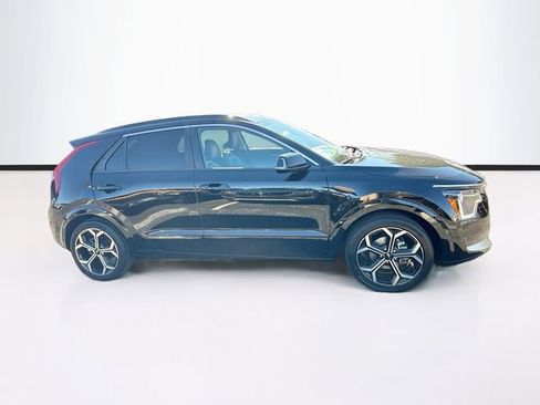 Used 2023 Kia Niro EX Touring image 10