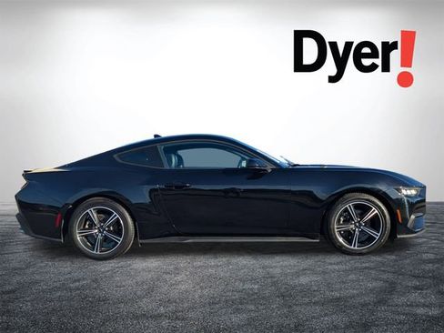 Used 2024 Ford Mustang Premium image 3