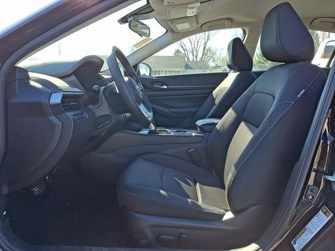 Used 2025 Nissan Altima 2.5 SV image 14