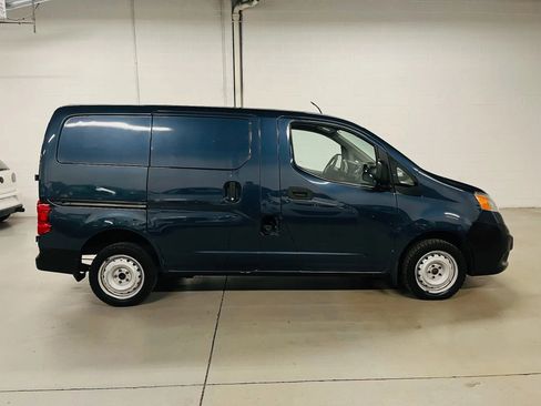 Used 2015 Nissan NV200 SV image 9