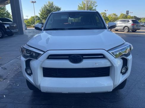 Used 2024 Toyota 4Runner SR5 Premium image 2