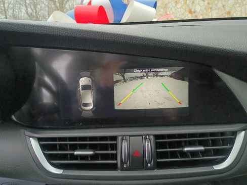 Used 2017 Alfa Romeo Giulia AWD image 20