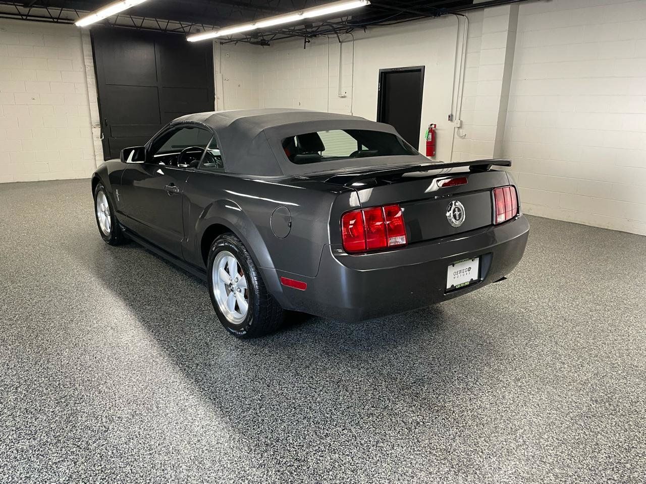Used 2007 Ford Mustang Convertible RWD image 7