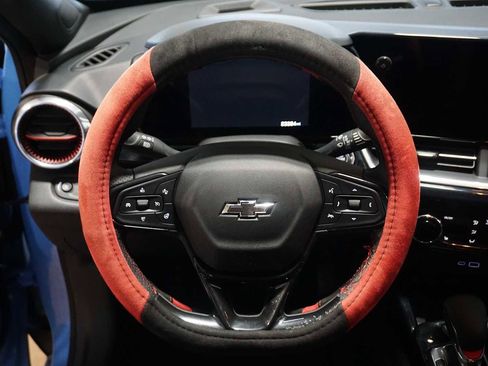 Used 2024 Chevrolet Trax RS w/ Sunroof Package image 16