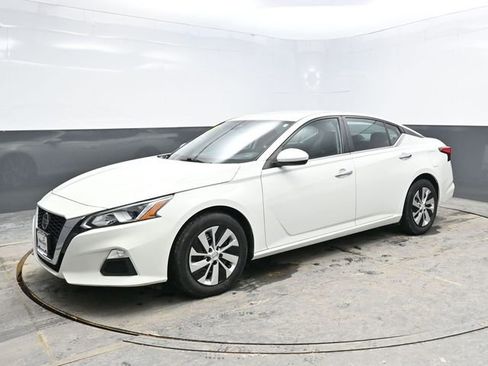 Used 2021 Nissan Altima 2.5 S image 3