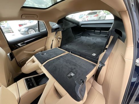 Used 2019 Porsche Panamera 4 image 27