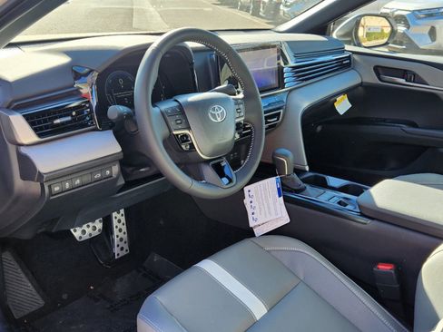 New 2025 Toyota Camry SE image 7