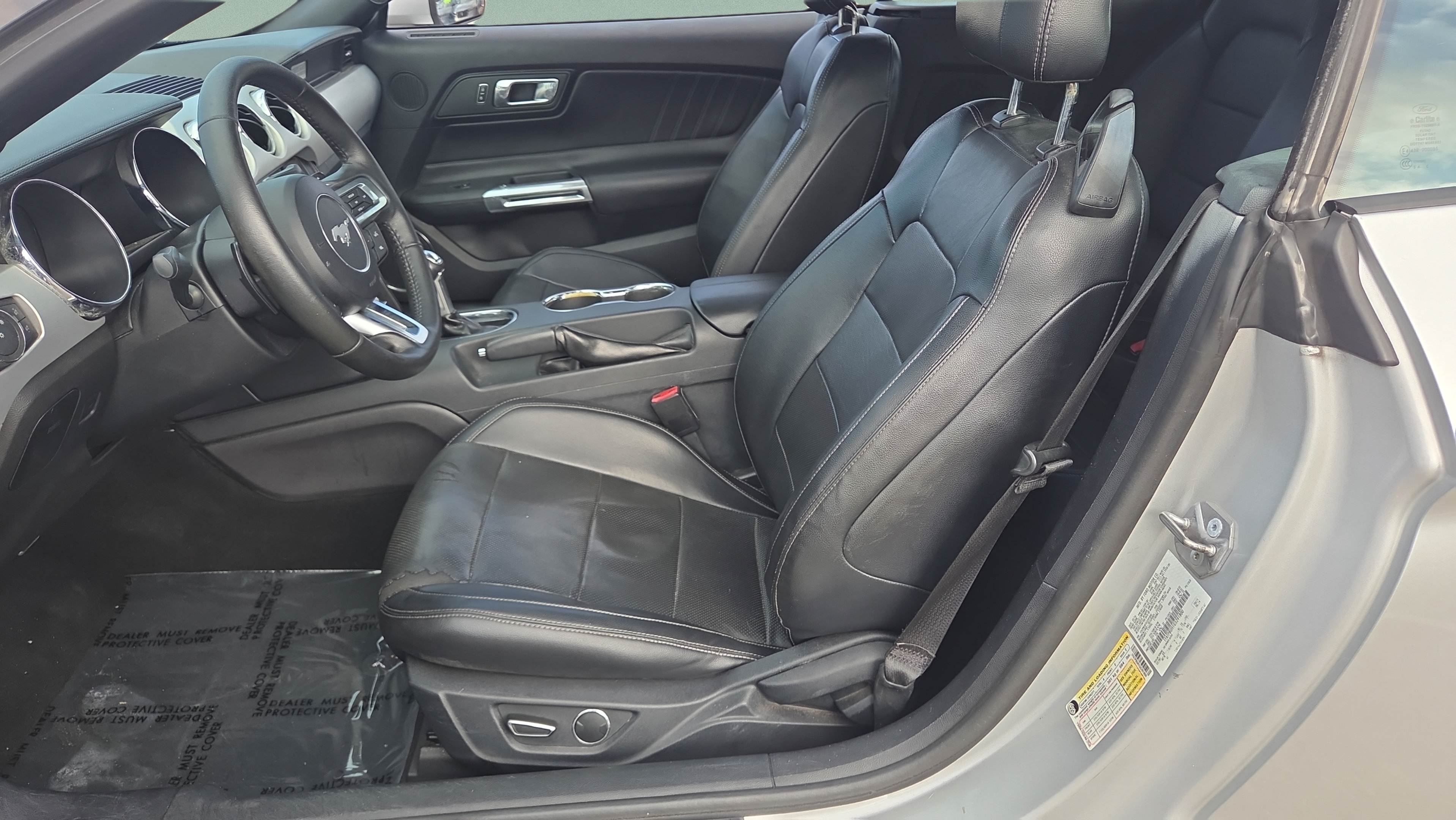 Used 2016 Ford Mustang Premium RWD image 9