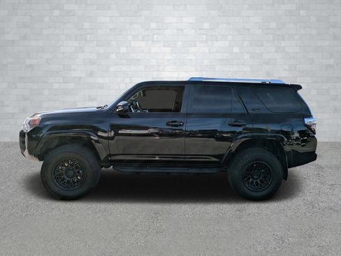 Used 2018 Toyota 4Runner SR5 image 8