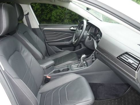 Used 2022 Volkswagen Jetta SEL FWD image 25