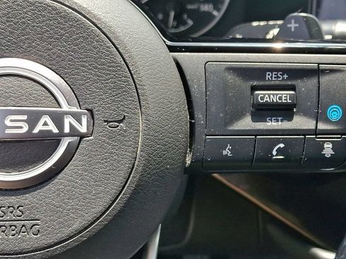 Used 2022 Nissan Pathfinder SV AWD/4WD image 22