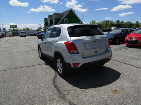 Used 2020 Chevrolet Trax LS w/ Tint and Cruise Package FWD image 5