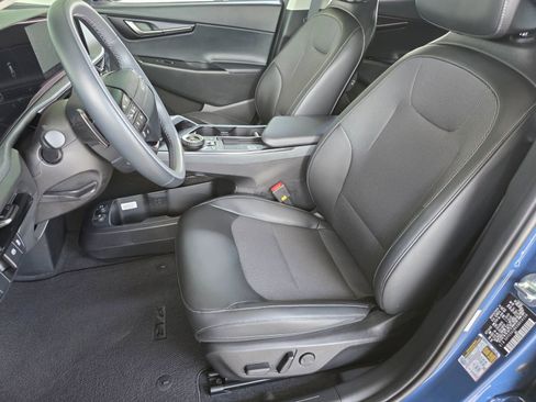 Used 2025 Kia EV6 Light RWD image 9