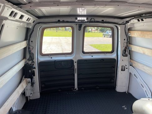 Used 2024 Chevrolet Express 2500 Work Van w/ Driver Convenience Package image 15