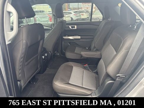 Used 2022 Ford Explorer XLT image 16