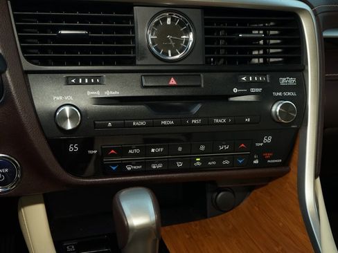 Used 2016 Lexus RX 450h AWD image 16