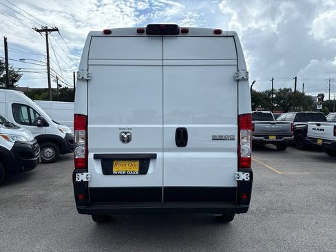 Used 2026 RAM ProMaster 2500 w/ Safety Group FWD image 5