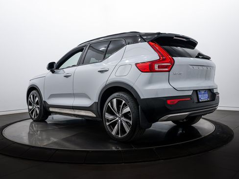 Used 2021 Volvo XC40 P8 Recharge image 5