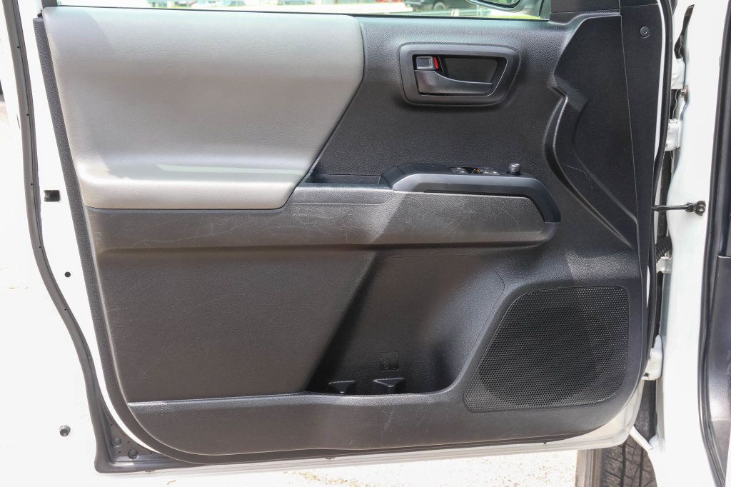 Used 2023 Toyota Tacoma SR RWD image 4