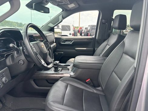 Used 2023 Chevrolet Silverado 1500 LTZ AWD/4WD image 17