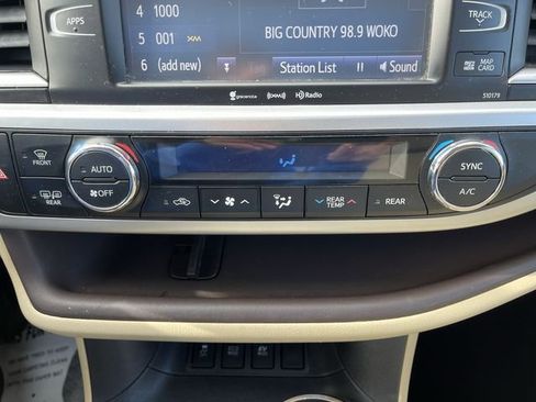 Certified 2018 Toyota Highlander XLE w/ Protection Package #3 AWD/4WD image 19