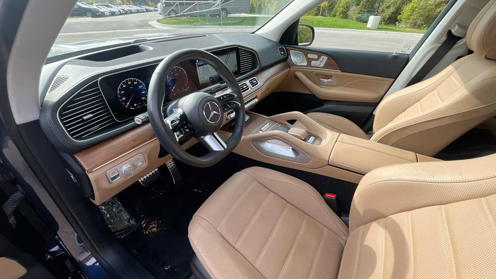 Certified 2024 Mercedes-Benz GLS 450 4MATIC image 15
