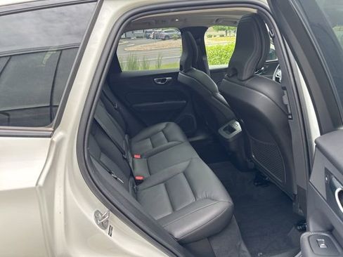 Certified 2025 Volvo XC60 B5 Plus AWD/4WD image 13