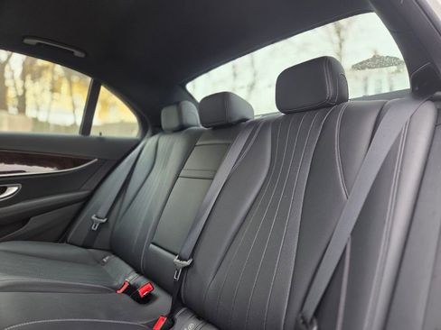 Used 2022 Mercedes-Benz E 350 4MATIC Sedan image 22