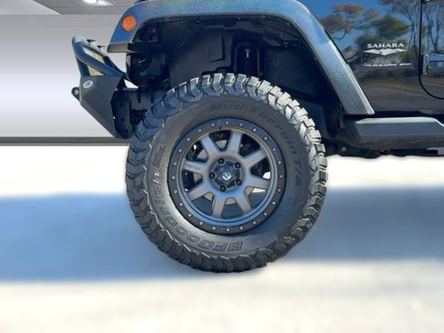 Used 2012 Jeep Wrangler Sahara image 11