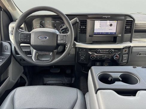 New 2026 Ford F250 XL w/ FX4 Off-Road Package AWD/4WD image 9