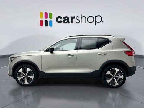 Used 2025 Volvo XC40 B5 Plus AWD/4WD image 2