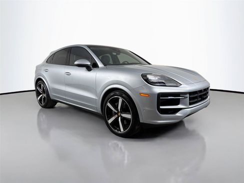 Used 2025 Porsche Cayenne Coupe AWD/4WD image 9
