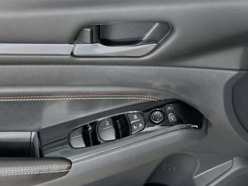 Used 2023 Nissan Altima 2.5 SR w/ SR Premium Package FWD image 29