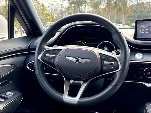 Used 2023 Genesis GV70 2.5T w/ Sport Prestige Package image 18
