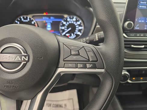 Used 2025 Nissan Altima 2.5 SV FWD image 29